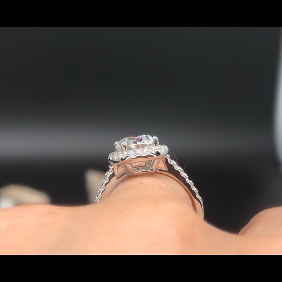 2ct moissanite ring with Certificate - Picture 3 of 9